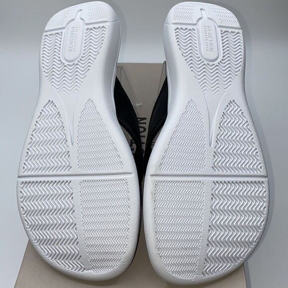 Kenneth Cole Reaction Four Thong Sandals - Picture 7 of 8